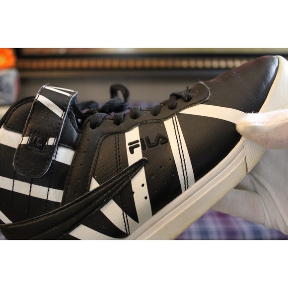 Fila Black and White Striped Hight Top Boy's Sneaker Size 6.5 - Picture 11 of 13